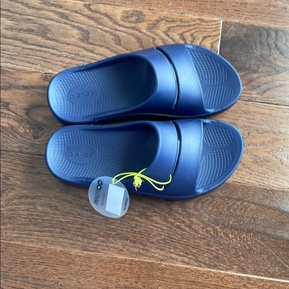 OOFOS slides
